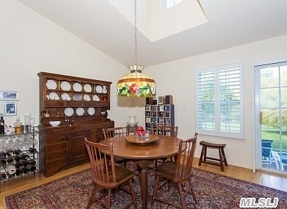 5th image of 57 Rolling Meadow Ln