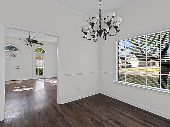 5th image of 2211 Lakehill Ct