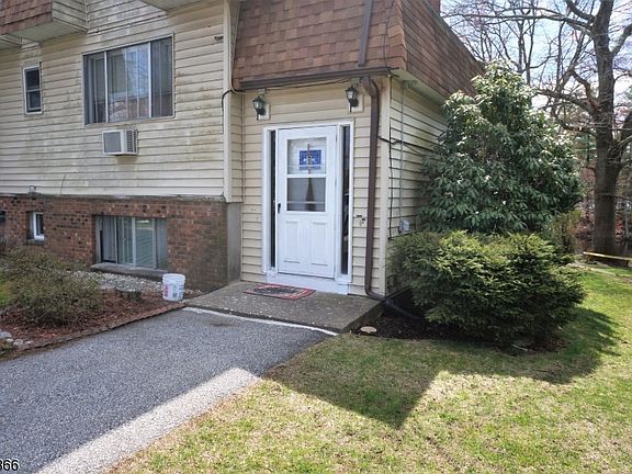 2nd image of 218 Lake Dr