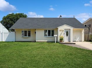 3723 Fiddler Ln, Bethpage, NY 11714