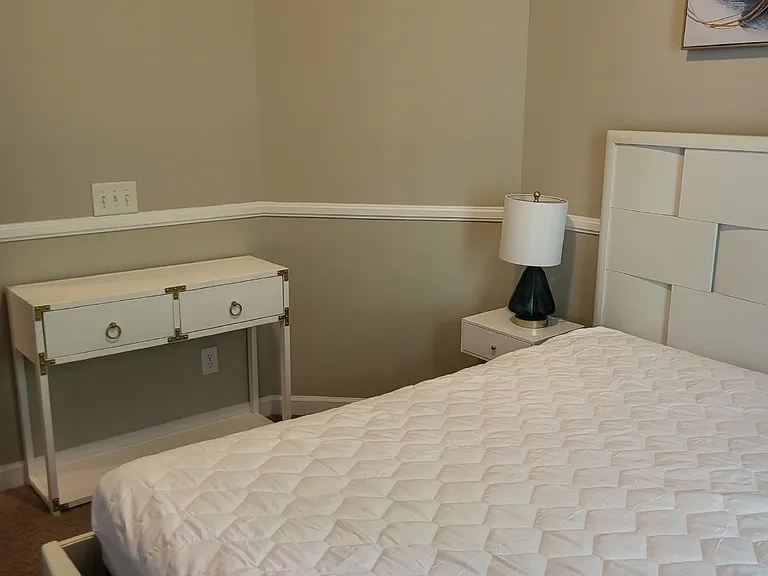 407 S Elgin Ct — Photo 28