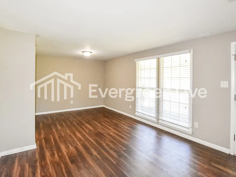 3660 Robert E Lee Dr — Photo 6