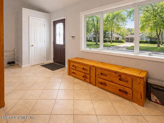 3rd image of 664 Annadale Rd