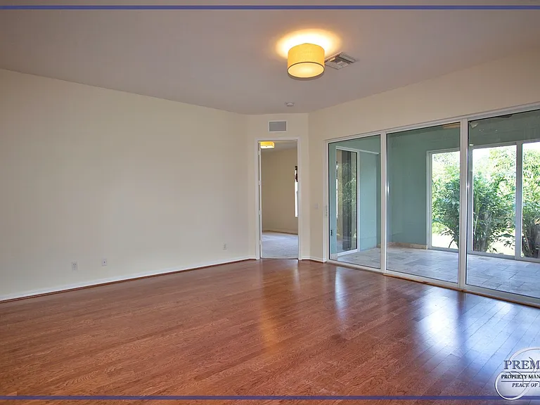 3555 Poinsettia Ave — Photo 19