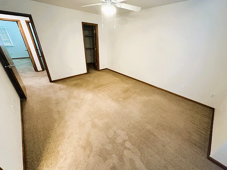 10542 Holyoke Dr — Photo 13