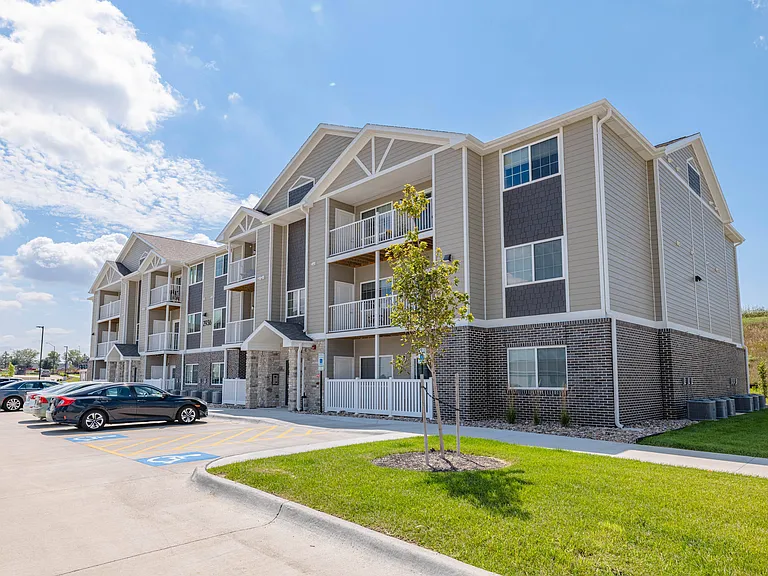 Kings Ridge Apartments — Photo 19