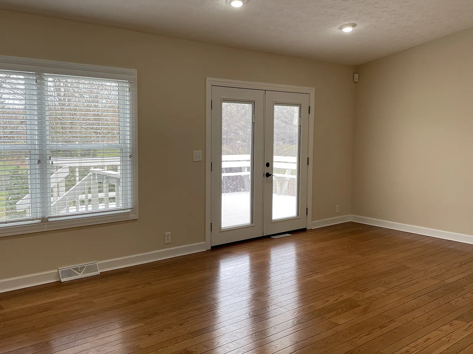 4 bed, 1751 sqft, $2,700 — Photo 3