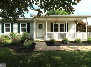 164 Arbor Bluff Dr, Pleasant Gap, PA 16823