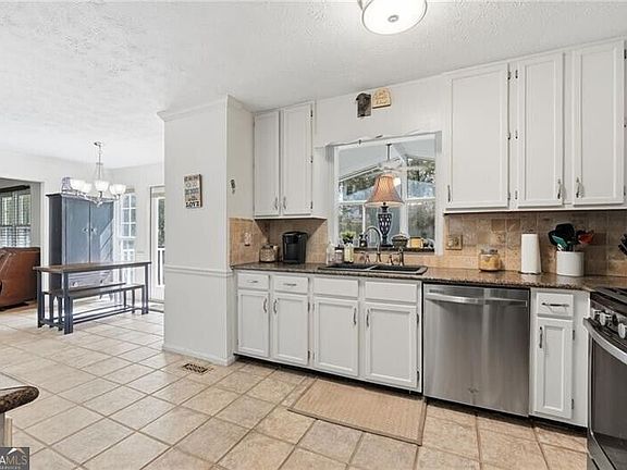 3rd image of 4758 Shallow Ridge Rd NE