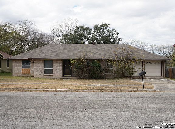 3rd image of 2611 Lake Altair St