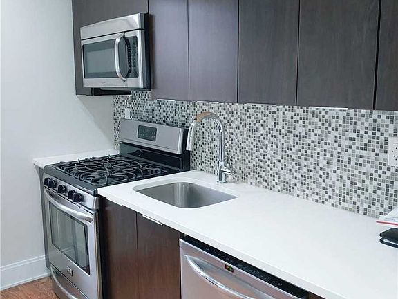 5th image of 132-35 Sanford Ave #6F
