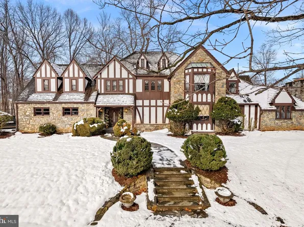 714 Seneca Rd, Great Falls, VA 22066