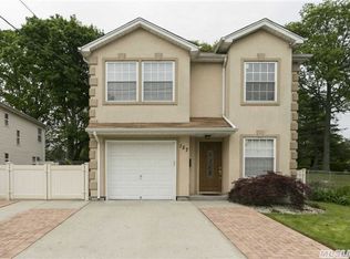 157 N Corona Ave, Valley Stream, NY 11580