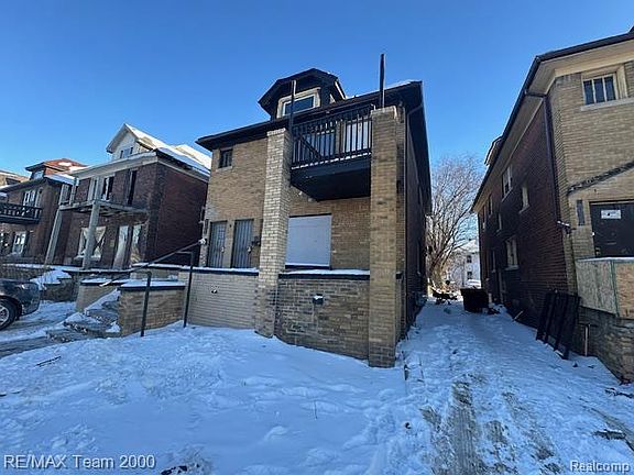 3rd image of 4249 Elmhurst St