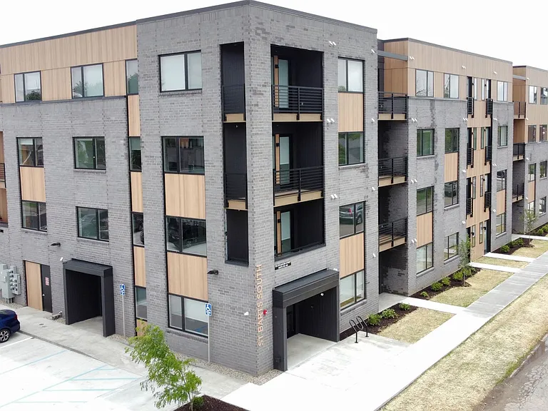 St. Barts Apartments — Photo 2