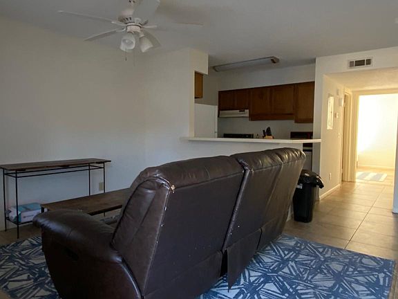 3rd image of 1001 12th St APT 2