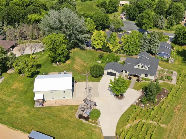 396 Maple Ln SE, New Prague, MN 56071