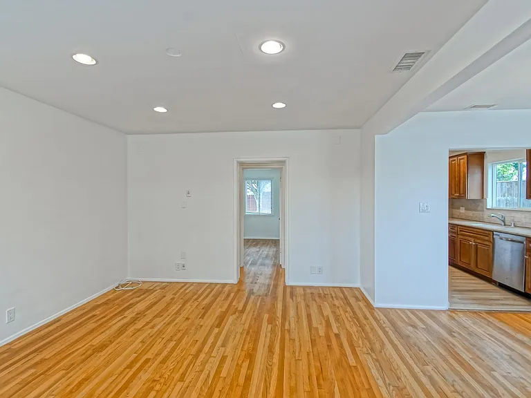 2911 Blaisdell Ave — Photo 7