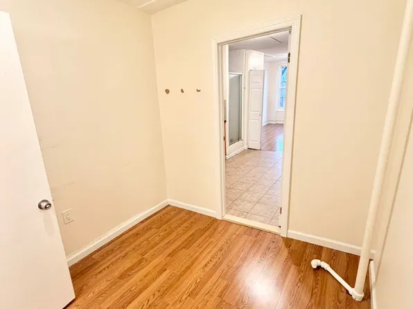 87 Christopher Street image 9 of 10