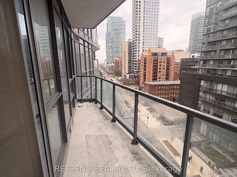 30 Roehampton Ave #802 — Photo 19