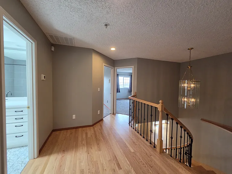 1702 NW Gregory Dr — Photo 16