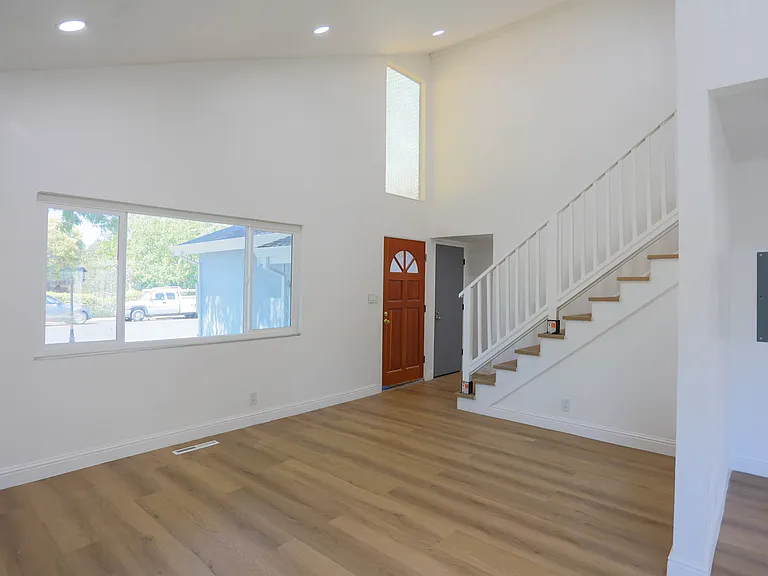 3330 Claudia Dr — Photo 7
