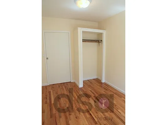 Rented by DSA Realty | media 35