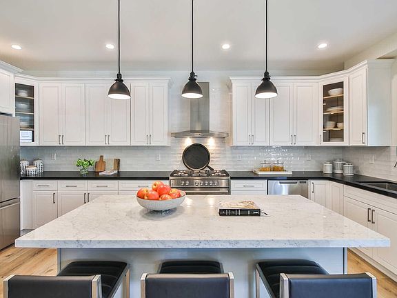 5th image of 843 N Alfred St #0