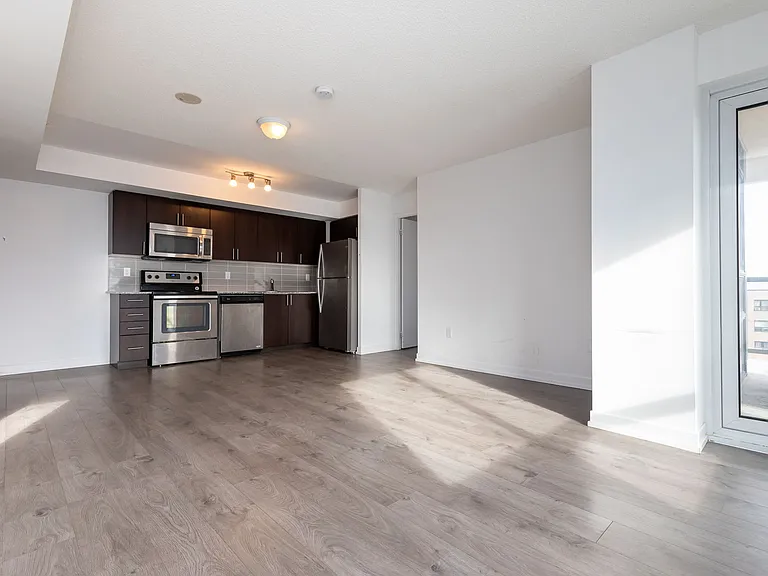 1410 Dupont St — Photo 17