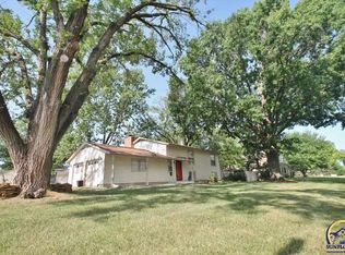 1801 SW 30th St, Topeka, KS 66611