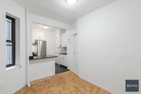 Rented by Bond New York | media 32