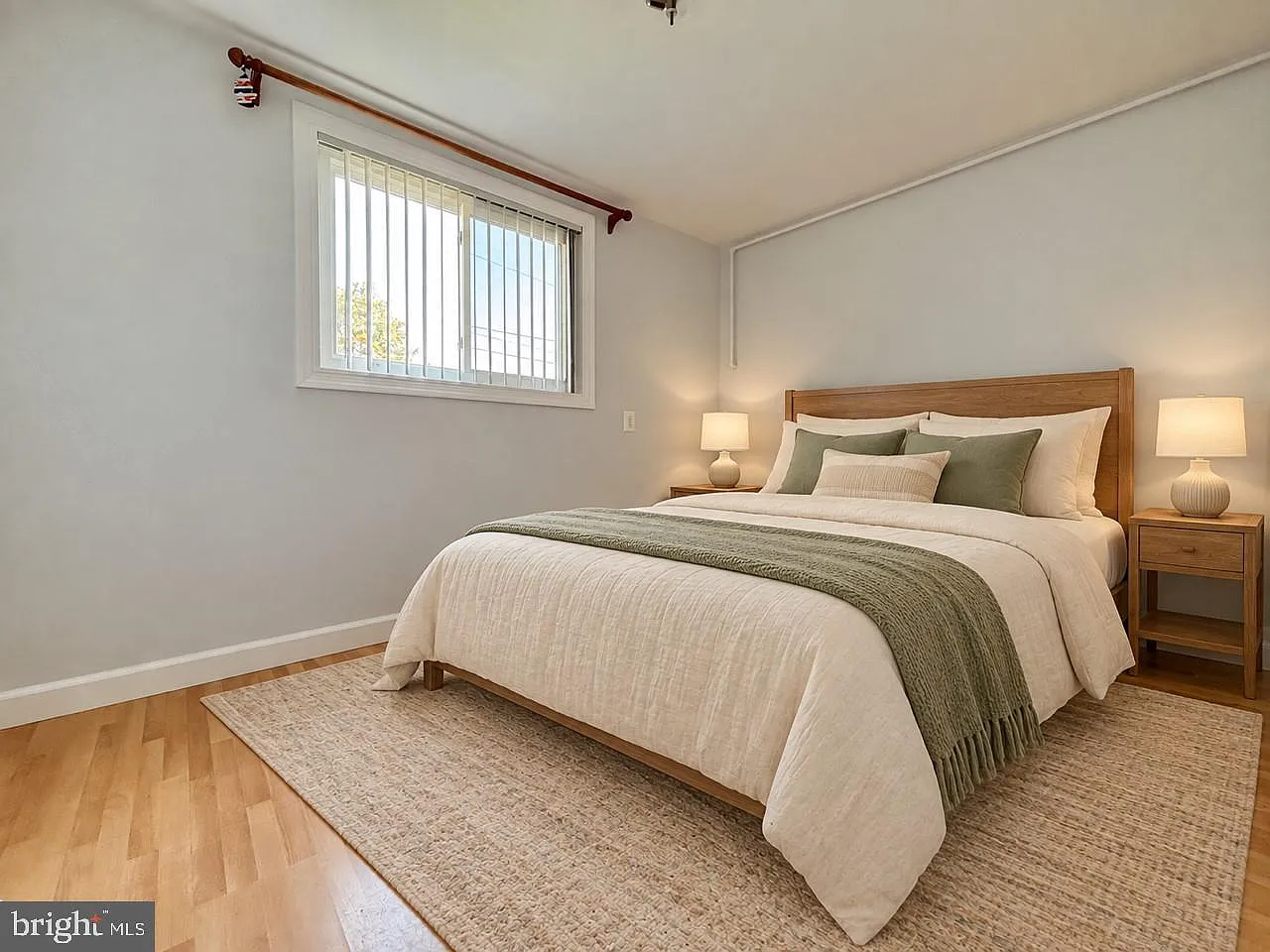 4 bed, 3.0 bath, 1822 sqft, $3,500 — Photo 4