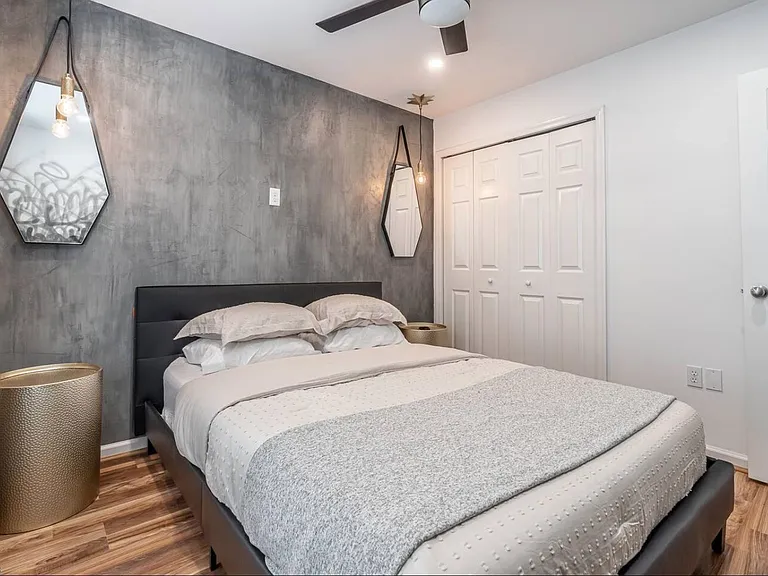 201 Grammercy Pl — Photo 8