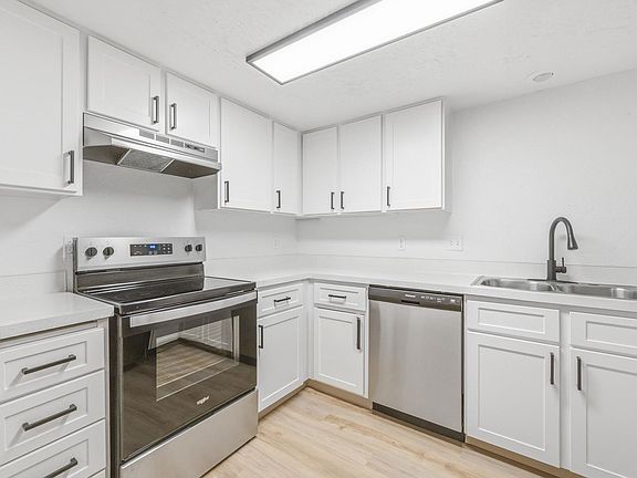 5th image of 190-284 College Dr NW #10