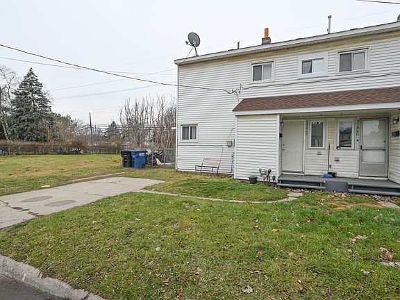 2nd image of 32862 Mecosta St