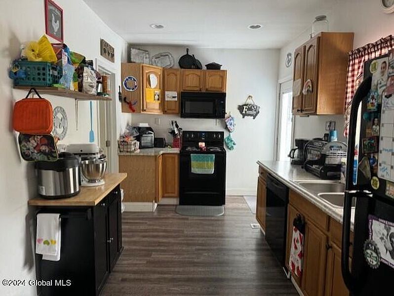 4th image of 21 Gilbert Street