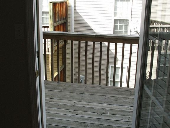 2nd Floor Patio