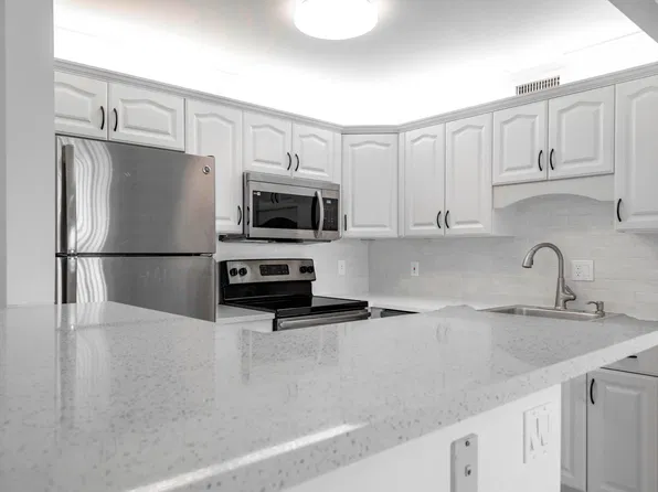 190 Saxony D Circle, Delray Beach, FL 33446