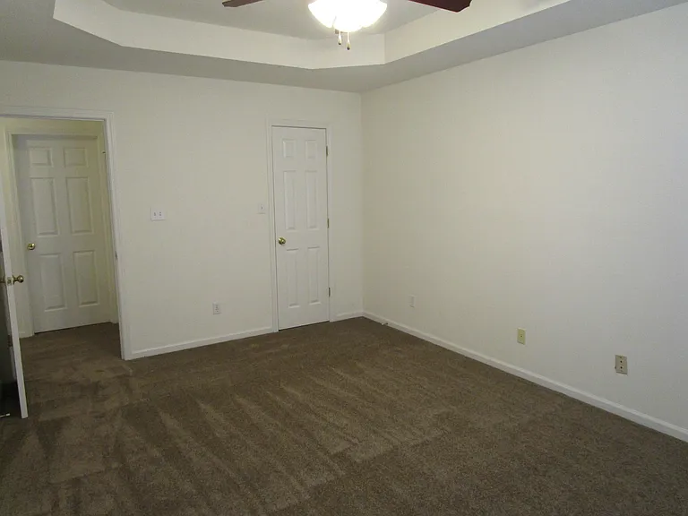 1725 Louise Cir — Photo 20