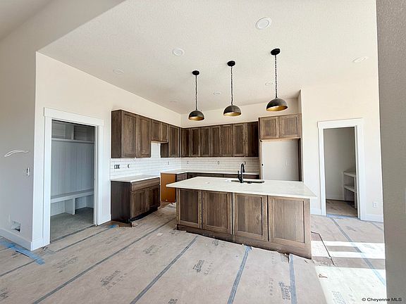 3rd image of 1501 Wineglass Rd