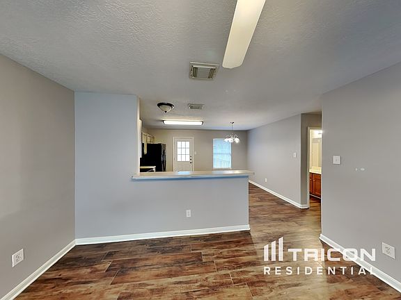 2nd image of 13985 Buckskin Dr