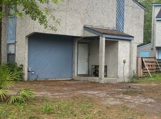 1069 Kelly Dr, Hinesville, GA 31313