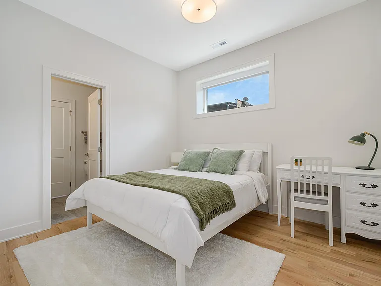 3615 N Wilton Ave #2 — Photo 8
