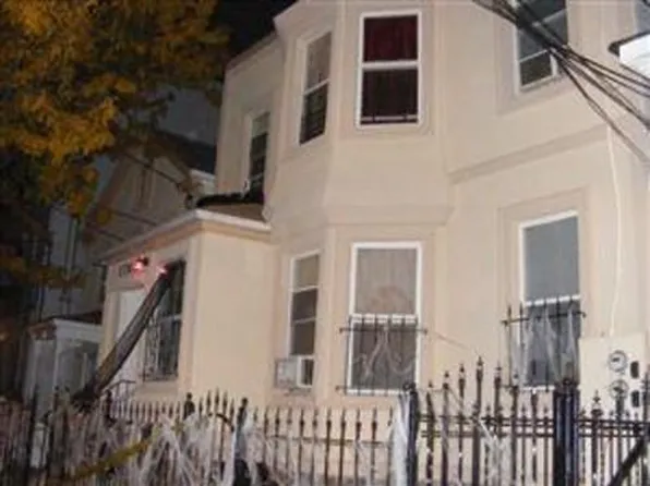 176C Parker St, Newark, NJ 07104