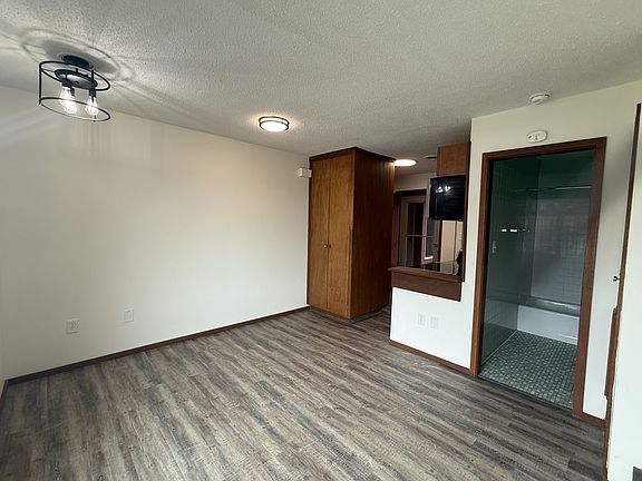5th image of 211 N 34th St APT 14