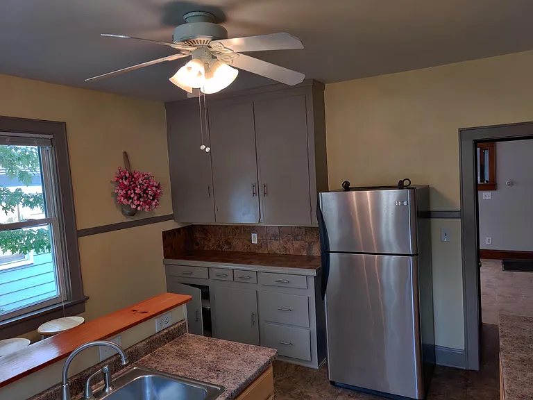 213 Dana Ave — Photo 8