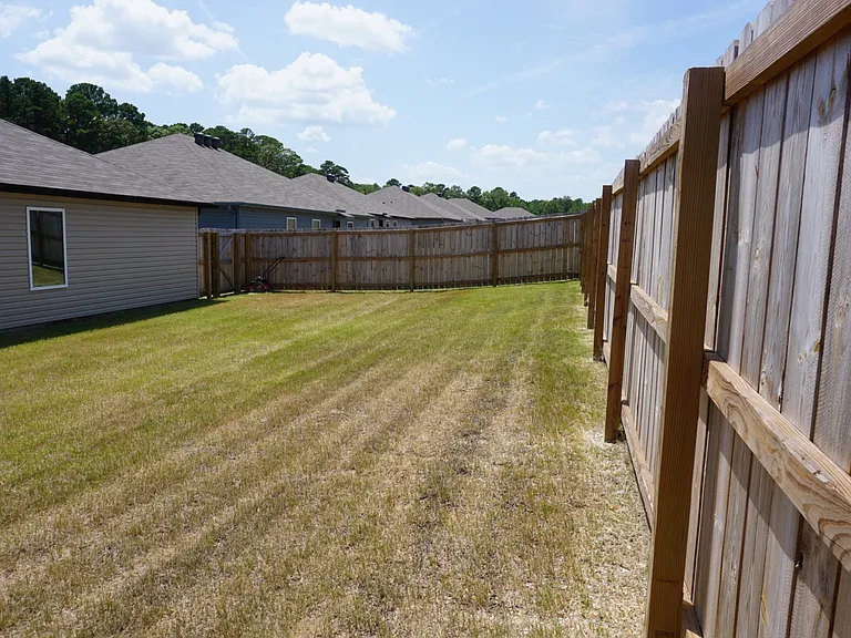 1487 Meadows Dr — Photo 39