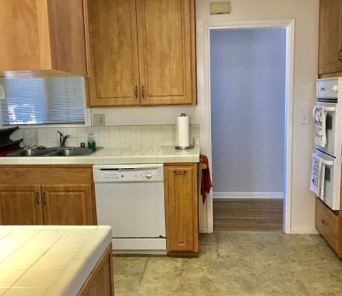 5th image of 3496 Ediwhar Ave