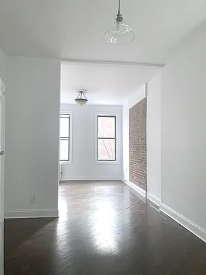 Rented by Compass | media 27