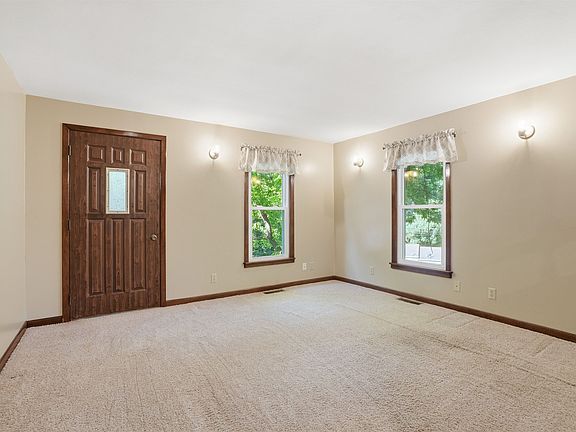 3rd image of 2035 Jansen St